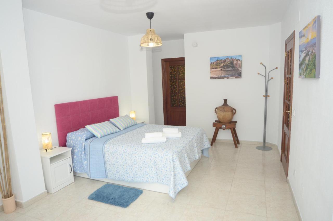 Habitacion Grande Con Terraza Privada, Malaga Centro Exterior foto